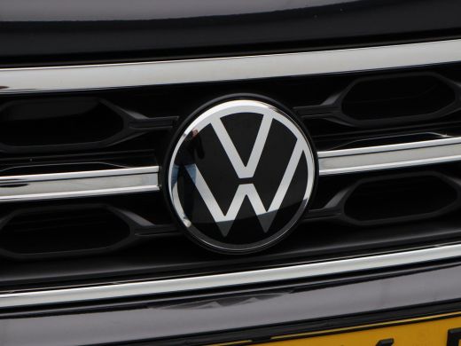 Volkswagen T-Roc 1.5 TSi 150 Pk Automaat R-Line | Stoel/Stuurverwarming | Adaptive Cruise | Camera | CarPlay | 18 ... ActivLease financial lease
