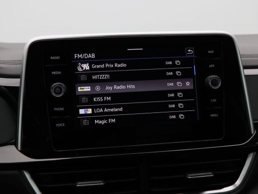 Volkswagen T-Roc 1.5 TSi 150 Pk Automaat R-Line | Stoel/Stuurverwarming | Adaptive Cruise | Camera | CarPlay | 18 ... ActivLease financial lease