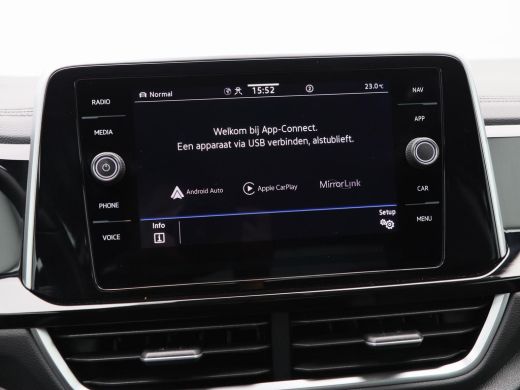 Volkswagen T-Roc 1.5 TSi 150 Pk Automaat R-Line | Stoel/Stuurverwarming | Adaptive Cruise | Camera | CarPlay | 18 ... ActivLease financial lease