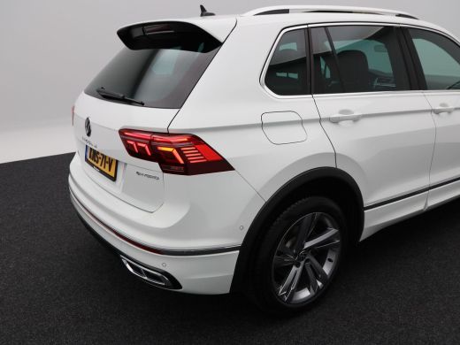 Volkswagen Tiguan 1.4 TSi 245 Pk eHybrid R-Line Business+ | Stoelverwarming | Panoramadak | Adaptive Cruise | IQ Li... ActivLease financial lease