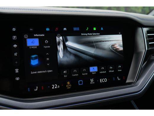 Volkswagen Touareg 3.0 TSI eHybrid 4MOTION R / 5 Jaar fabrieksgarantie/ Puglia/ Standkachel/ Luchtvering/ Adaptive C... ActivLease financial lease