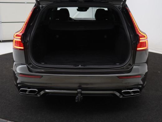 Volvo  V60 2.0 B3 R-Design | Panoramadak | Trekhaak | Leder | Memory | Stuur/stoel verwarming | Harman/Kardo... ActivLease financial lease