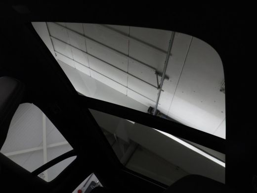 Volvo  V60 2.0 B3 R-Design | Panoramadak | Trekhaak | Leder | Memory | Stuur/stoel verwarming | Harman/Kardo... ActivLease financial lease