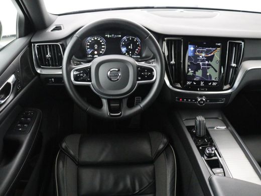 Volvo  V60 2.0 B3 R-Design | Panoramadak | Trekhaak | Leder | Memory | Stuur/stoel verwarming | Harman/Kardo... ActivLease financial lease
