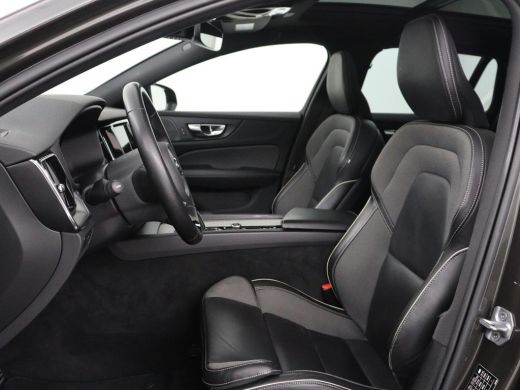 Volvo  V60 2.0 B3 R-Design | Panoramadak | Trekhaak | Leder | Memory | Stuur/stoel verwarming | Harman/Kardo... ActivLease financial lease