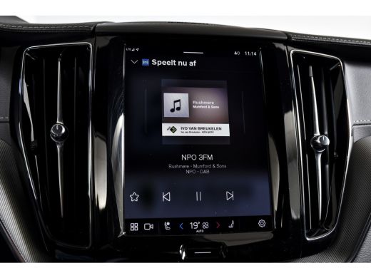 Volvo  XC60 2.0 T6 Plug-in hybrid AWD Ultra Black Edition | S/K-Panodak | Elek. Trekhaak | Alarmklasse 3 | Di... ActivLease financial lease