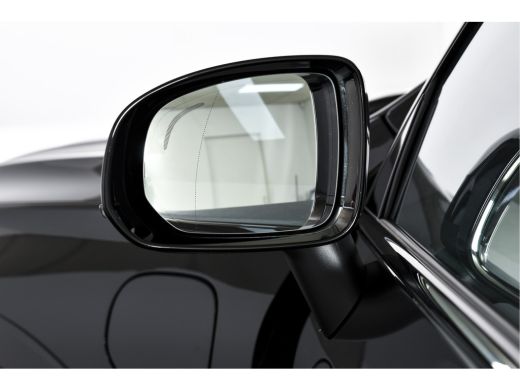 Volvo  XC60 2.0 T6 Plug-in hybrid AWD Ultra Black Edition | S/K-Panodak | Elek. Trekhaak | Alarmklasse 3 | Di... ActivLease financial lease