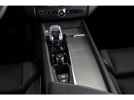 Volvo  XC60 2.0 T6 Plug-in hybrid AWD Ultra Black Edition | S/K-Panodak | Elek. Trekhaak | Alarmklasse 3 | Di... ActivLease financial lease