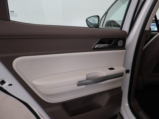 Aiways U5 63kWh SHOWROOM UITVOERING *42.630 KM* | 360 CAMERA | LEDER | LED | 19 INCH | CARPLAY ActivLease financial lease
