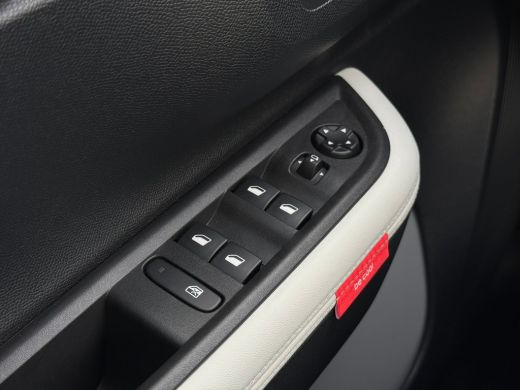 Citroën &euml;-C3 Aircross Max | Boordlader 11kW - 3 fasen | Dagrijverlichting | Draadloze telefoonlader ActivLease financial lease