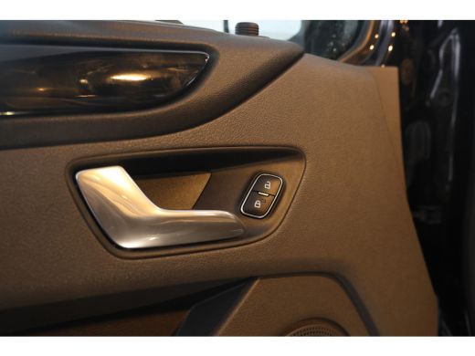 Ford Transit Custom 320 2.0 TDCI L2H1 Limited DC 170Pk, 5 Pers. Leer, 2x schuifdeur ActivLease financial lease