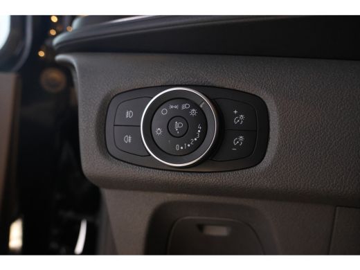 Ford Transit Custom 320 2.0 TDCI L2H1 Limited DC 170Pk, 5 Pers. Leer, 2x schuifdeur ActivLease financial lease
