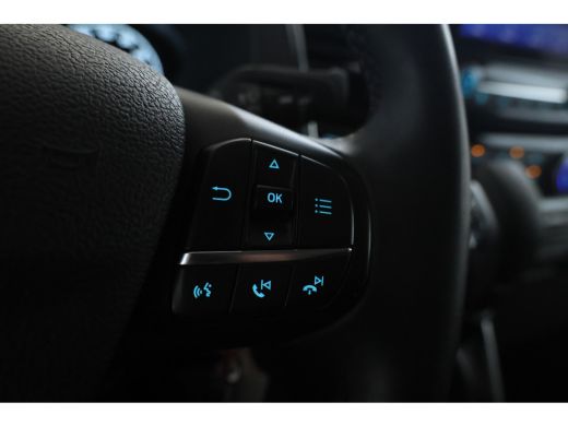 Ford Transit Custom 320 2.0 TDCI L2H1 Limited DC 170Pk, 5 Pers. Leer, 2x schuifdeur ActivLease financial lease