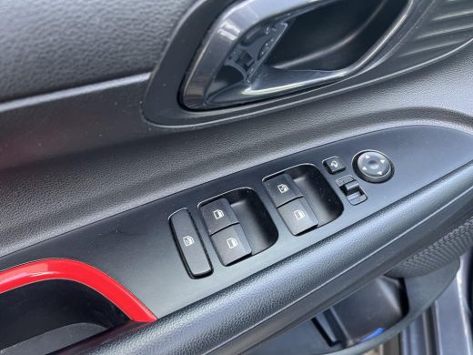 Hyundai i20 1.0 T-GDI N-Line | Rijklaarprijs! | 3 jaar garantie | Luxe en sportieve N-Line uitvoering | ActivLease financial lease