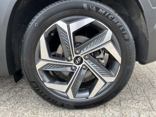 Hyundai Tucson 1.6 T-GDI PHEV Premium Sky 4WD | Rijklaarprijs! | Panoramadak | Elektrisch verstelbare stoelen | ... ActivLease financial lease