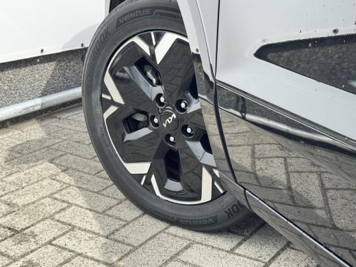 Kia Niro EV DynamicLine 64.8 kWh NL-AUTO | 1/2 LEDER | NIEUW MODEL | CAMERA | SOH 100% ActivLease financial lease