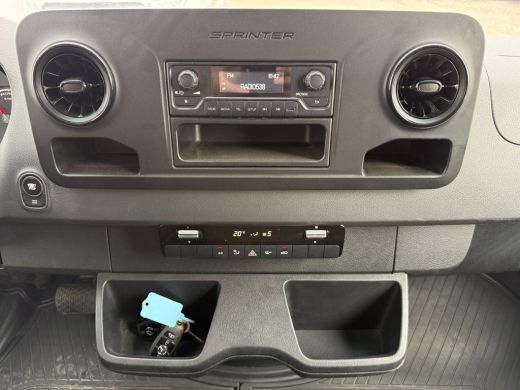 Mercedes-Benz eSprinter eSprinter 312 55kWh L2H2 Elektrisch 145km WLTP 93.3% (SOH) 80kw Snelladen Climate Control Camera ActivLease financial lease
