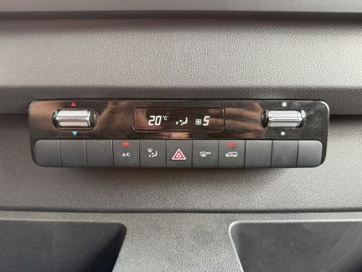 Mercedes-Benz eSprinter eSprinter 312 55kWh L2H2 Elektrisch 145km WLTP 93.3% (SOH) 80kw Snelladen Climate Control Camera ActivLease financial lease