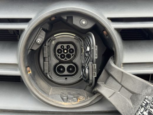 Mercedes-Benz eSprinter eSprinter 312 55kWh L2H2 Elektrisch 145km WLTP 93.3% (SOH) 80kw Snelladen Climate Control Camera ActivLease financial lease