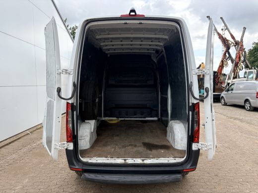 Mercedes-Benz eSprinter eSprinter 312 55kWh L2H2 Elektrisch 145km WLTP 93,7% (SOH) 80kw Snelladen Climate Control Camera ActivLease financial lease