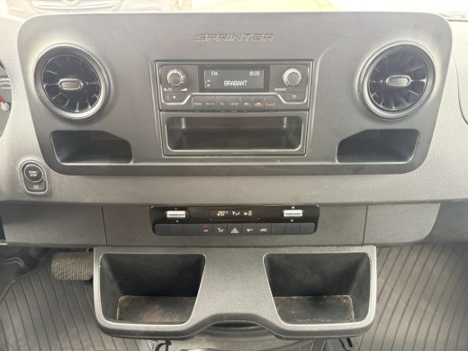 Mercedes-Benz eSprinter eSprinter 312 55kWh L2H2 Elektrisch 145km WLTP 93,7% (SOH) 80kw Snelladen Climate Control Camera ActivLease financial lease