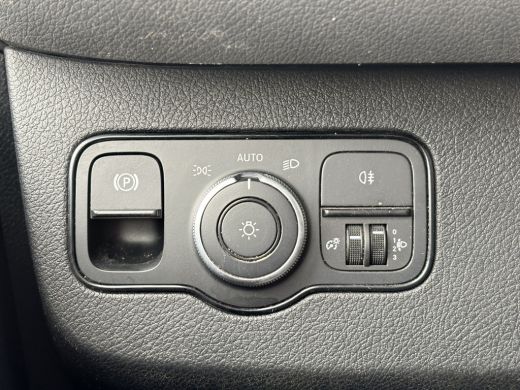 Mercedes-Benz eSprinter eSprinter 312 55kWh L2H2 Elektrisch 145km WLTP 93,7% (SOH) 80kw Snelladen Climate Control Camera ActivLease financial lease