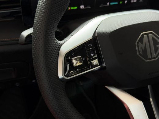 MG HS 1.5 TGDI LUXURY PHEV PLUG-IN HYBRIDE | LEER | 272PK NIEUWE AUTO | >1.000 KM TOTAAL BEREIK | 360&deg; ... ActivLease financial lease