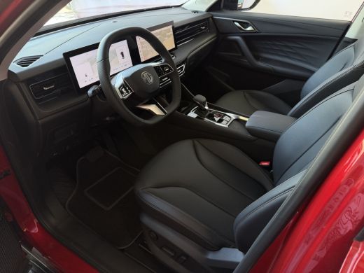 MG HS 1.5 TGDI LUXURY PHEV PLUG-IN HYBRIDE | LEER | 272PK NIEUWE AUTO | >1.000 KM TOTAAL BEREIK | 360&deg; ... ActivLease financial lease