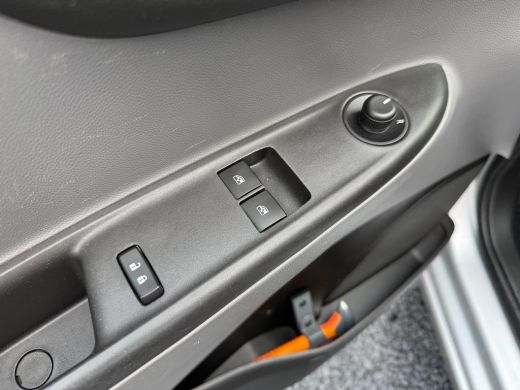 Opel KARL 1.0 75PK Innovation | STOEL&STUUR VERWARMING| CRUISE CONTROL| PARKEERSENSOREN ACHTER| CLIMATE CON... ActivLease financial lease