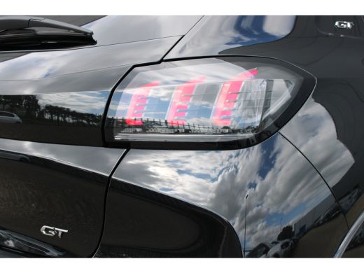 Peugeot 208 1.2 PureTech GT Pack | Navigatie | Camera | Panoramadak | Stoelverwarming | Black Pack | Alcantar... ActivLease financial lease