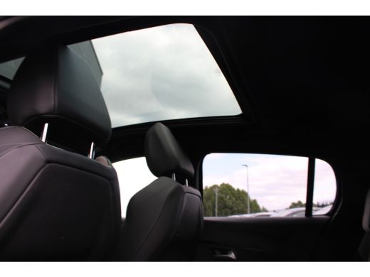 Peugeot 208 1.2 PureTech GT Pack | Navigatie | Camera | Panoramadak | Stoelverwarming | Black Pack | Alcantar... ActivLease financial lease