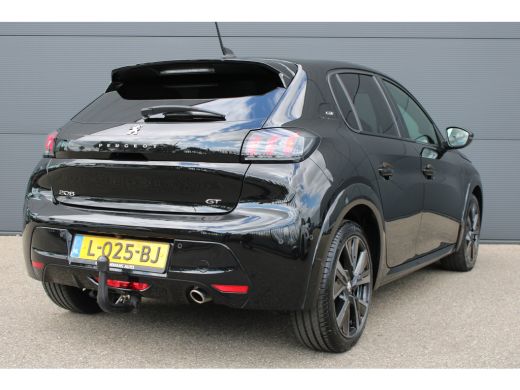 Peugeot 208 1.2 PureTech GT Pack | Navigatie | Camera | Panoramadak | Stoelverwarming | Black Pack | Alcantar... ActivLease financial lease