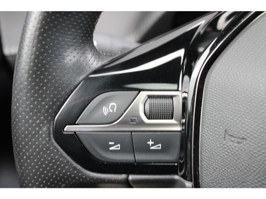 Peugeot 208 1.2 PureTech GT Pack | Navigatie | Camera | Panoramadak | Stoelverwarming | Black Pack | Alcantar... ActivLease financial lease