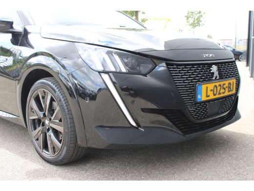 Peugeot 208 1.2 PureTech GT Pack | Navigatie | Camera | Panoramadak | Stoelverwarming | Black Pack | Alcantar... ActivLease financial lease