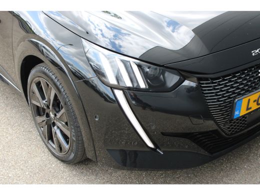 Peugeot 208 1.2 PureTech GT Pack | Navigatie | Camera | Panoramadak | Stoelverwarming | Black Pack | Alcantar... ActivLease financial lease
