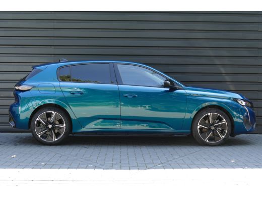 Peugeot e-308 EV 156PK 54KWH ALLURE AUTOMAAT / CAMERA / STOEL-STUURVERWARMING / KEYLESS / FULL-LED / 18"LMV / N... ActivLease financial lease