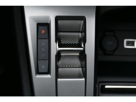 Peugeot e-308 EV 156PK 54KWH ALLURE AUTOMAAT / CAMERA / STOEL-STUURVERWARMING / KEYLESS / FULL-LED / 18"LMV / N... ActivLease financial lease