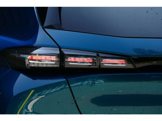 Peugeot e-308 EV 156PK 54KWH ALLURE AUTOMAAT / CAMERA / STOEL-STUURVERWARMING / KEYLESS / FULL-LED / 18"LMV / N... ActivLease financial lease
