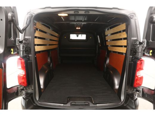 Peugeot Expert 2.0 BlueHDI 145PK L2H1 | Automaat | Airco | Camera | Cruise | Carplay | Parkeersens. ActivLease financial lease