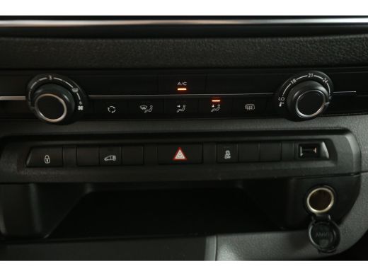 Peugeot Expert 2.0 BlueHDI L3H1 | Airco | Cruise | 3 Zits | Trekhaak | Carplay | Navi | Parkeersens. ActivLease financial lease