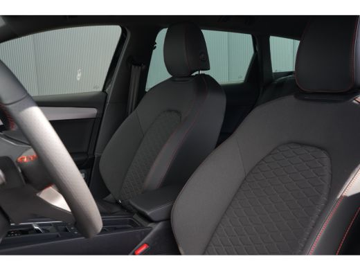 Seat Leon Sportstourer FR Business - eHybrid | Achteruitrijcamera | Automatisch dimmende binnenspiegel | Da... ActivLease financial lease