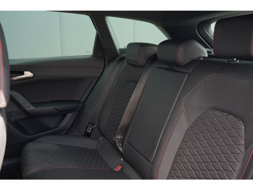 Seat Leon Sportstourer FR Business - eHybrid | Achteruitrijcamera | Automatisch dimmende binnenspiegel | Da... ActivLease financial lease