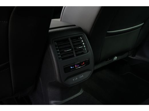Seat Leon Sportstourer FR Business - eHybrid | Achteruitrijcamera | Automatisch dimmende binnenspiegel | Da... ActivLease financial lease