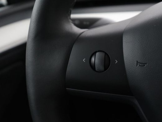 Tesla Model Y | SOH 94.8% | Traffic-Aware Cruise control | Leder | Achterbank verwarming | 21'' | Full LED | Pa... ActivLease financial lease