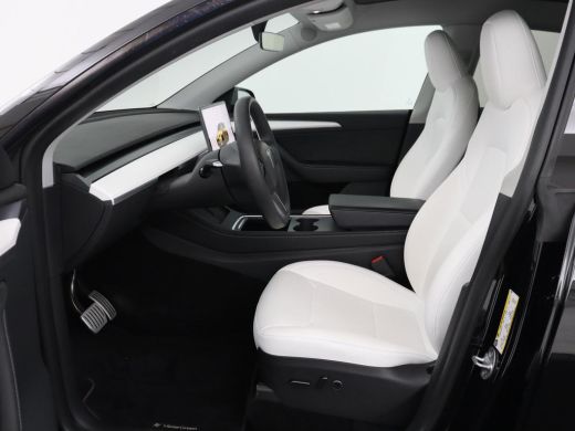 Tesla Model Y | SOH 94.8% | Traffic-Aware Cruise control | Leder | Achterbank verwarming | 21'' | Full LED | Pa... ActivLease financial lease
