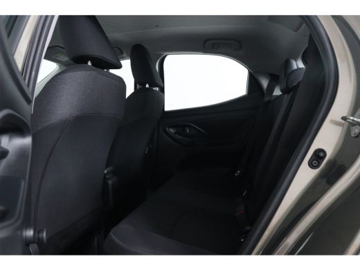 Toyota Yaris 1.5 Hybrid Active | Automaat! | Dealer Onderhouden! | Camera | Cruise Adaptive | Clima | Navi By ... ActivLease financial lease