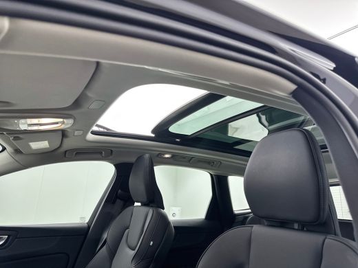 Volvo  XC60 T6 Recharge Plus Dark | 19" Allseason | Panoramadak | Head-Up | 360 Camera | Trekhaak | Harman Ka... ActivLease financial lease