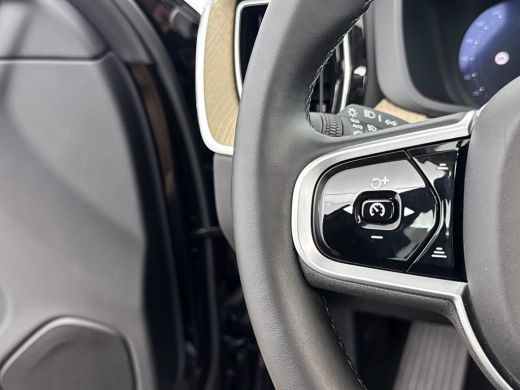 Volvo  XC60 T6 Recharge Plus Dark | 19" Allseason | Panoramadak | Head-Up | 360 Camera | Trekhaak | Harman Ka... ActivLease financial lease