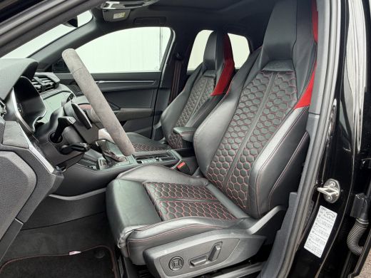 Audi Q3 TFSI RS Pano.dak Carplay Pano.dak Trekhaak Sportzetels 21Inch ActivLease financial lease