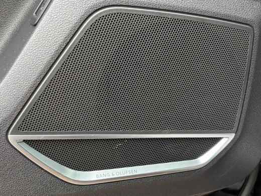 Audi Q3 TFSI RS Pano.dak Carplay Pano.dak Trekhaak Sportzetels 21Inch ActivLease financial lease